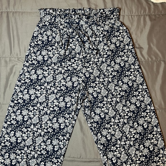 (NWT) Francesca’s Blue Rain Wide Leg Pants. Size Medium. - Picture 1 of 8